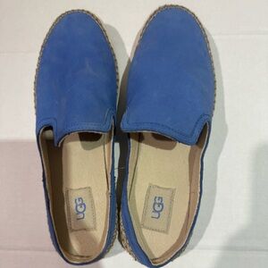 UGG women Vibrant Blue Loafers